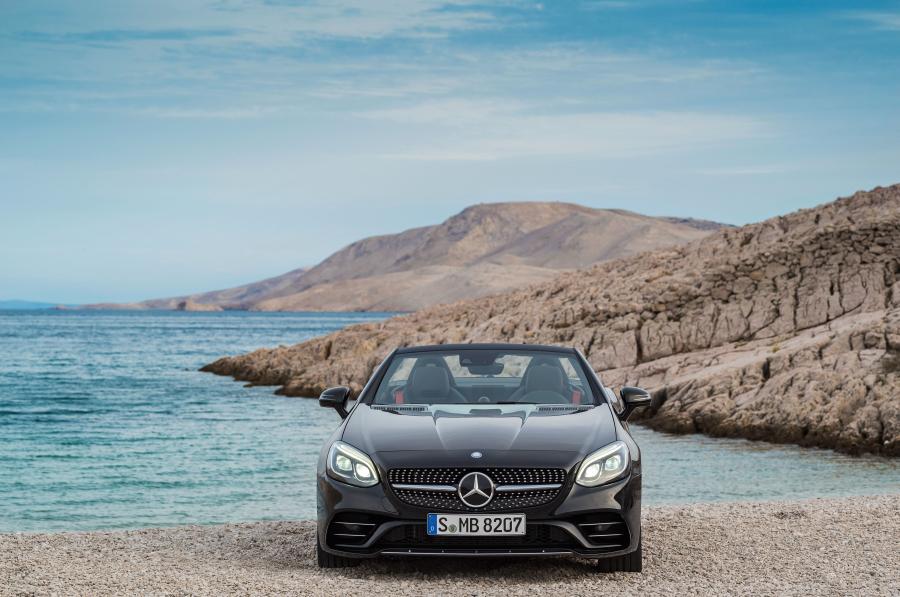  Mercedes-AMG SLC43 2016 года  (фото 17 из 40)